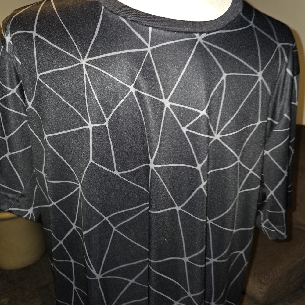 Tek Gear Black Geometric Men's Tee - Picture 4 of 4